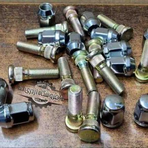 پیچ و مهره چرخ وینگل